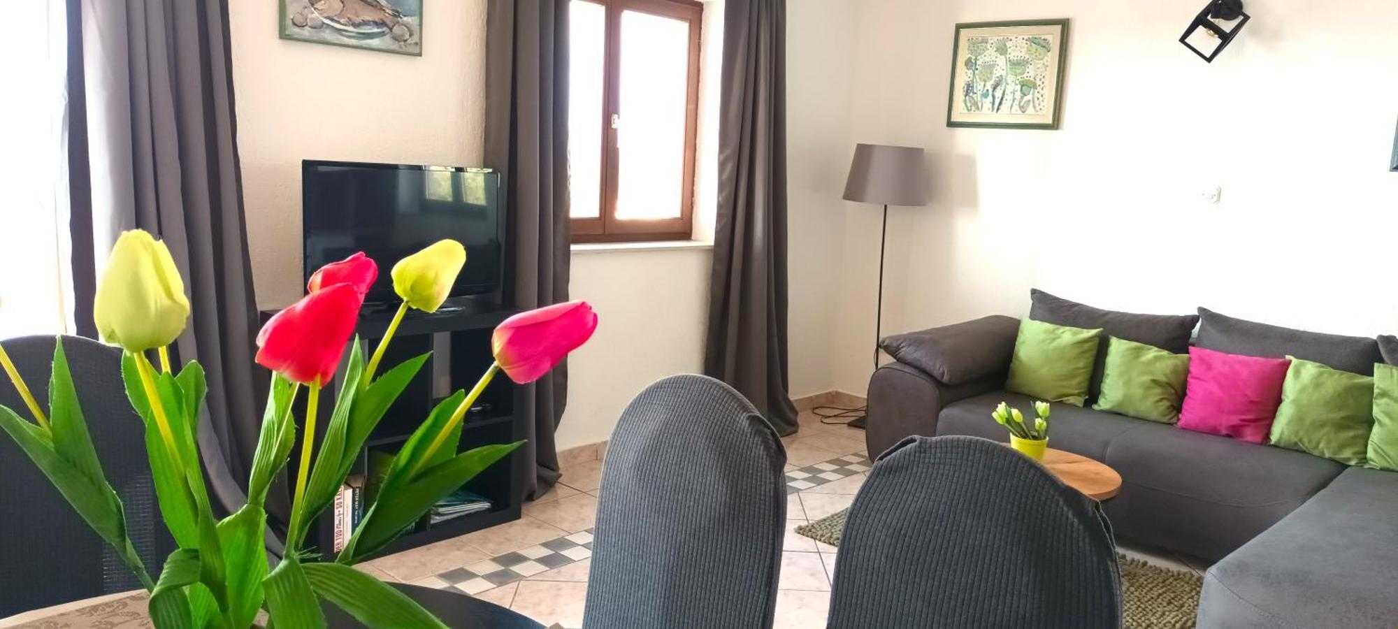 Olivista Croatia Apartments Njivice Esterno foto