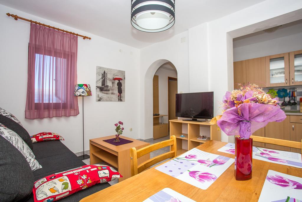 Olivista Croatia Apartments Njivice Esterno foto